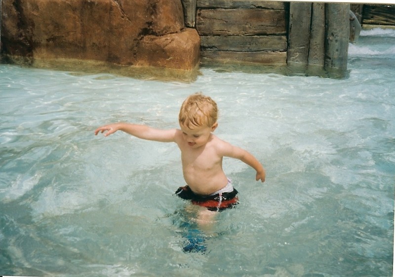 The big pool with artificial waves at Typhoon Lagoon