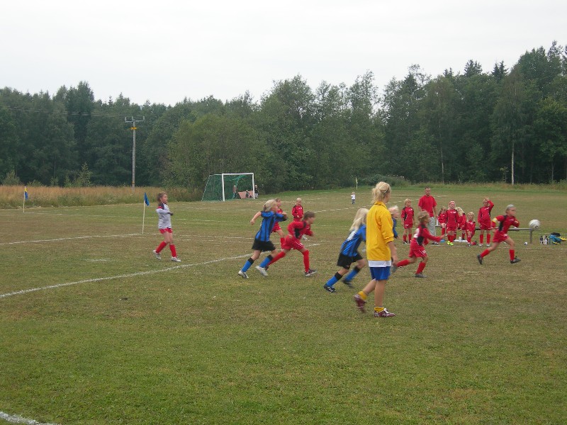 Maria ska spela fotboll