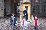 The castle of the Swedish King, the kids and a guard The castle of the Swedish King, the kids and a guard